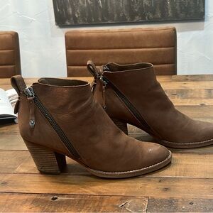 Brown boots dolce vita brand size 8 1/2